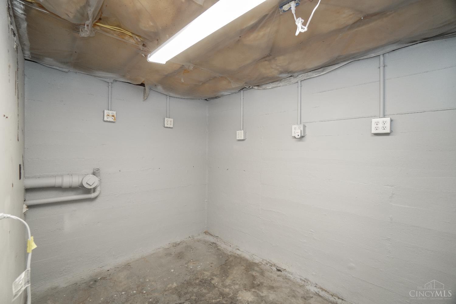 168 West Foster-Maineville Road Maineville, OH 45039 - Photo 24 of 35 This extra room in the basement can be used in so many ways. Plenty of electric for a home workshop.