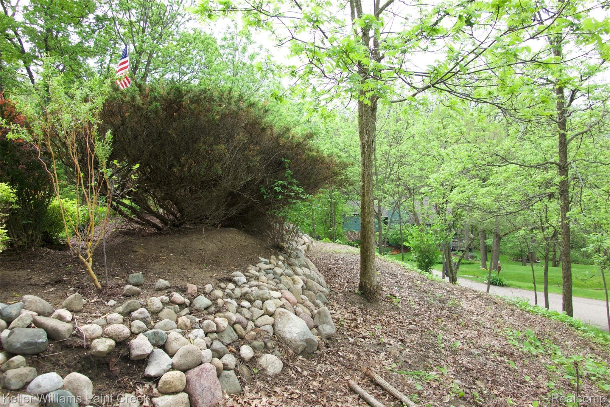 4776 Freer Street Rochester, MI 48306 - Photo 20 of 69 every area of this property has groomed custom landscape