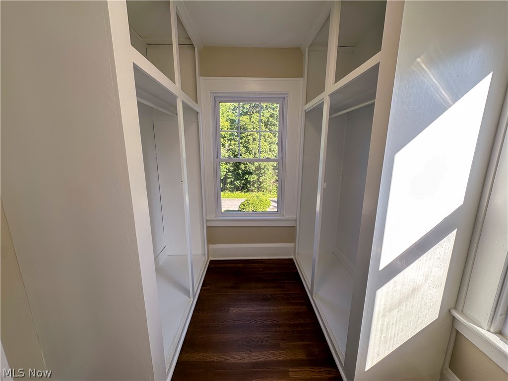 3079 Kiwatha Road Youngstown, OH 44511 - Photo 18 of 27 Walk-in closet off Master Bedroom