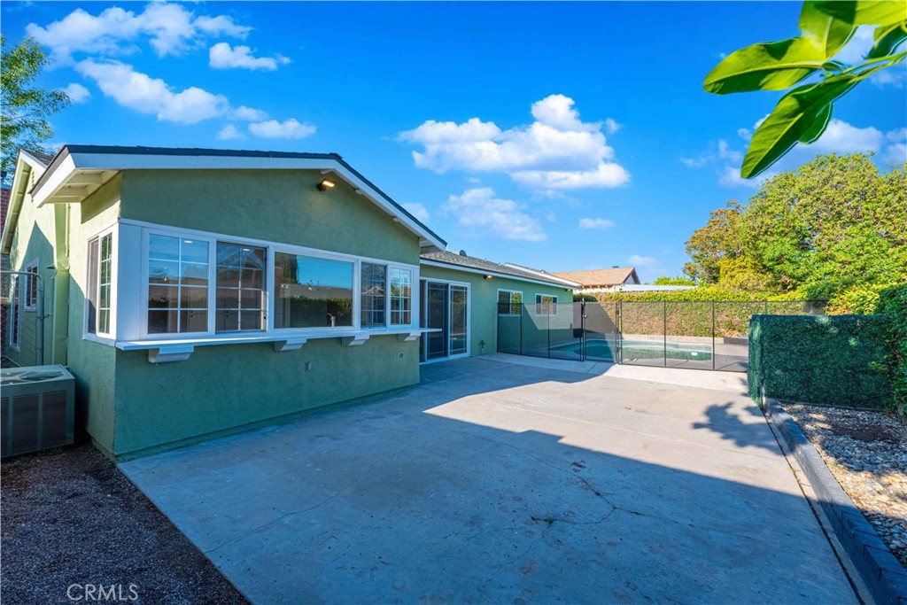 2232 Hawk Street Simi Valley, CA 93065 - Photo 37 of 39 a house view with a garden space