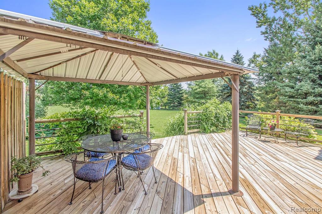 3587 Cedar Lake Road Howell, MI 48843 - Photo 5 of 38