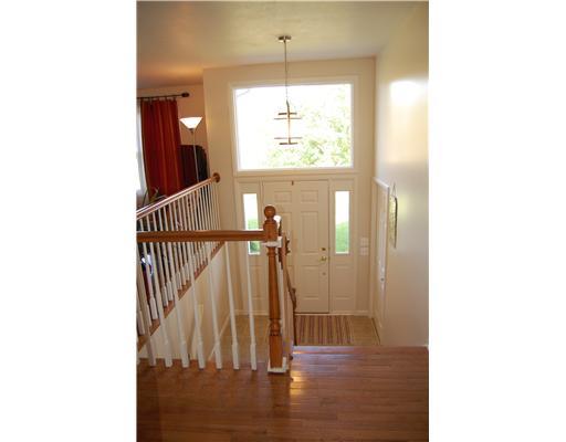 84 Firethorn Road Economy, PA 15005 - Photo 2 of 18 Entry/Foyer.
