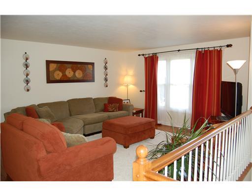 84 Firethorn Road Economy, PA 15005 - Photo 3 of 18 Living Room.