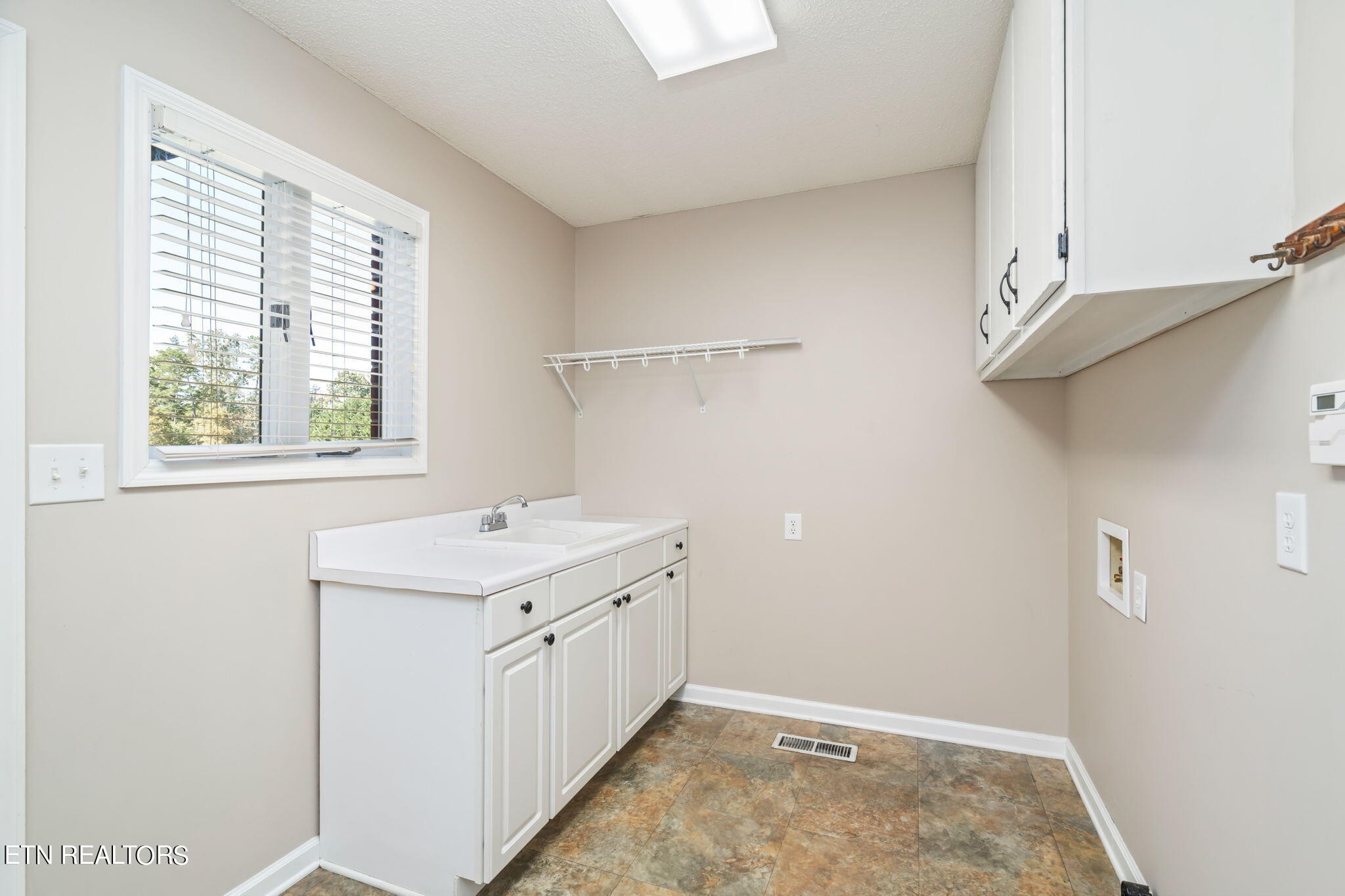 280 Blake Road Oakdale, TN 37829 - Photo 25 of 41 Gallery Image 25