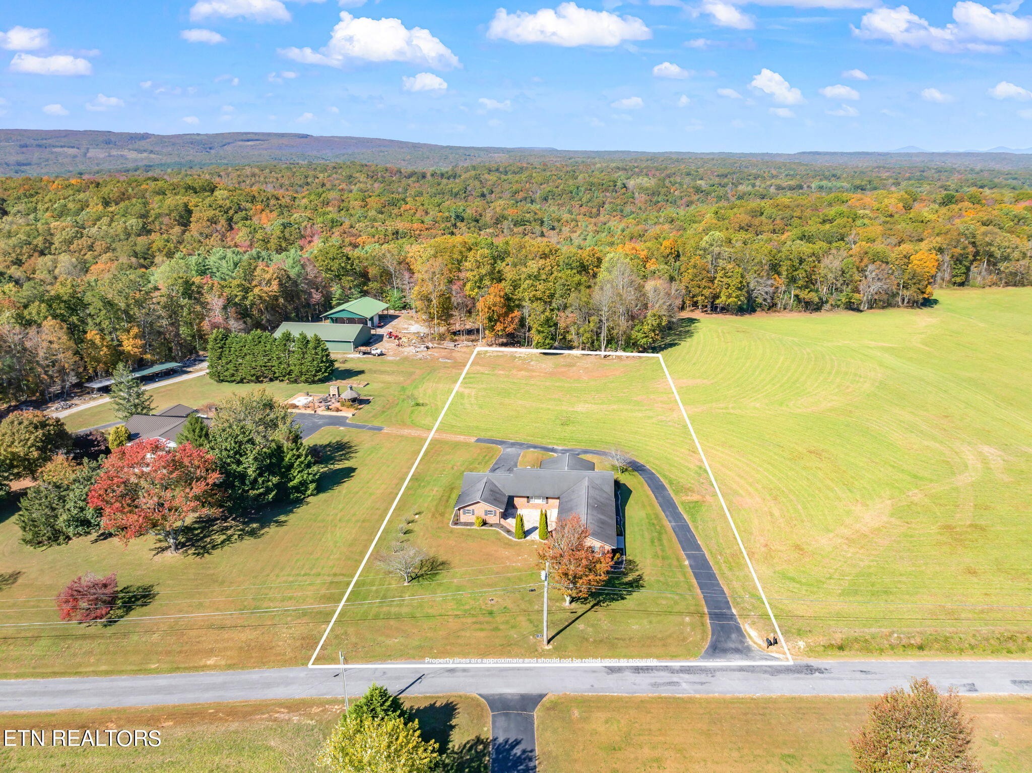 280 Blake Road Oakdale, TN 37829 - Photo 3 of 41 Gallery Image 3