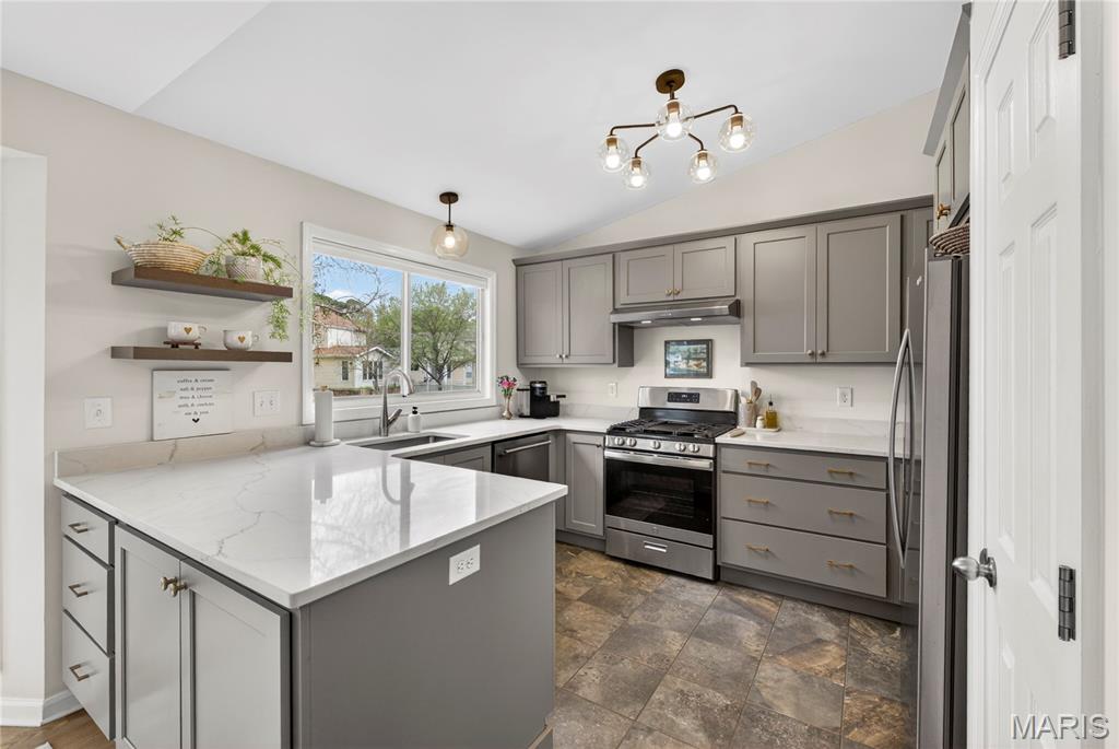 2564 Hidden Meadow Lane Ballwin, MO 63021 - Photo 7 of 20