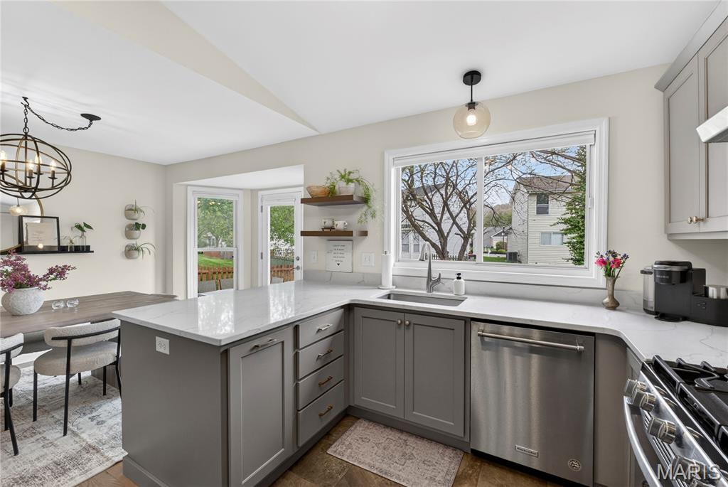 2564 Hidden Meadow Lane Ballwin, MO 63021 - Photo 8 of 20