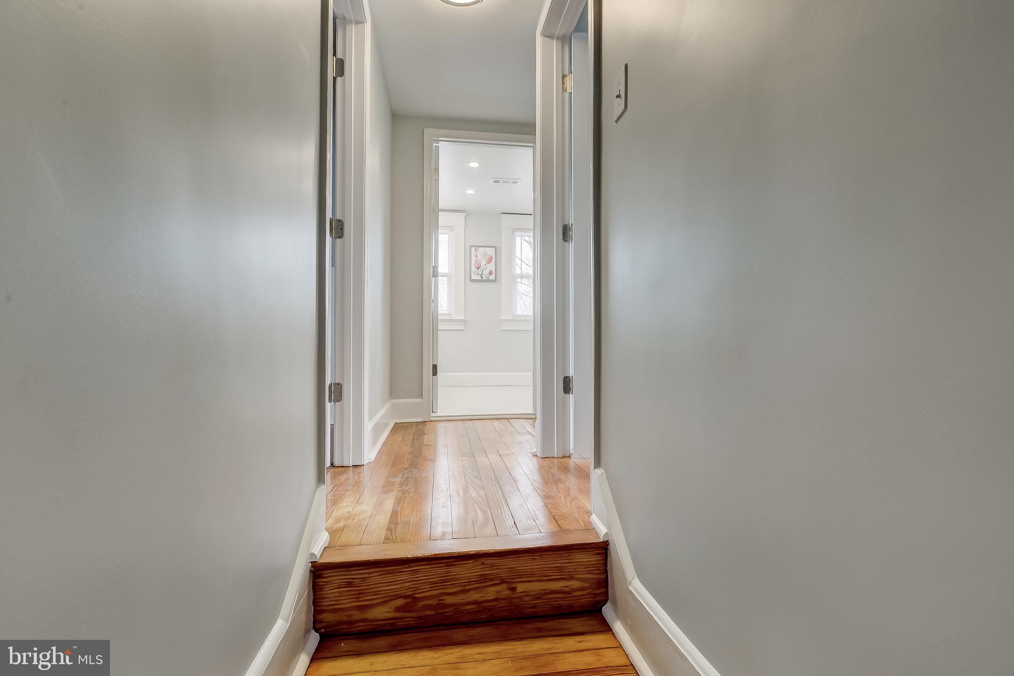 3121 Cedarhurst Road Baltimore, MD 21214 - Photo 22 of 56 2nd Floor Landing towards Bath