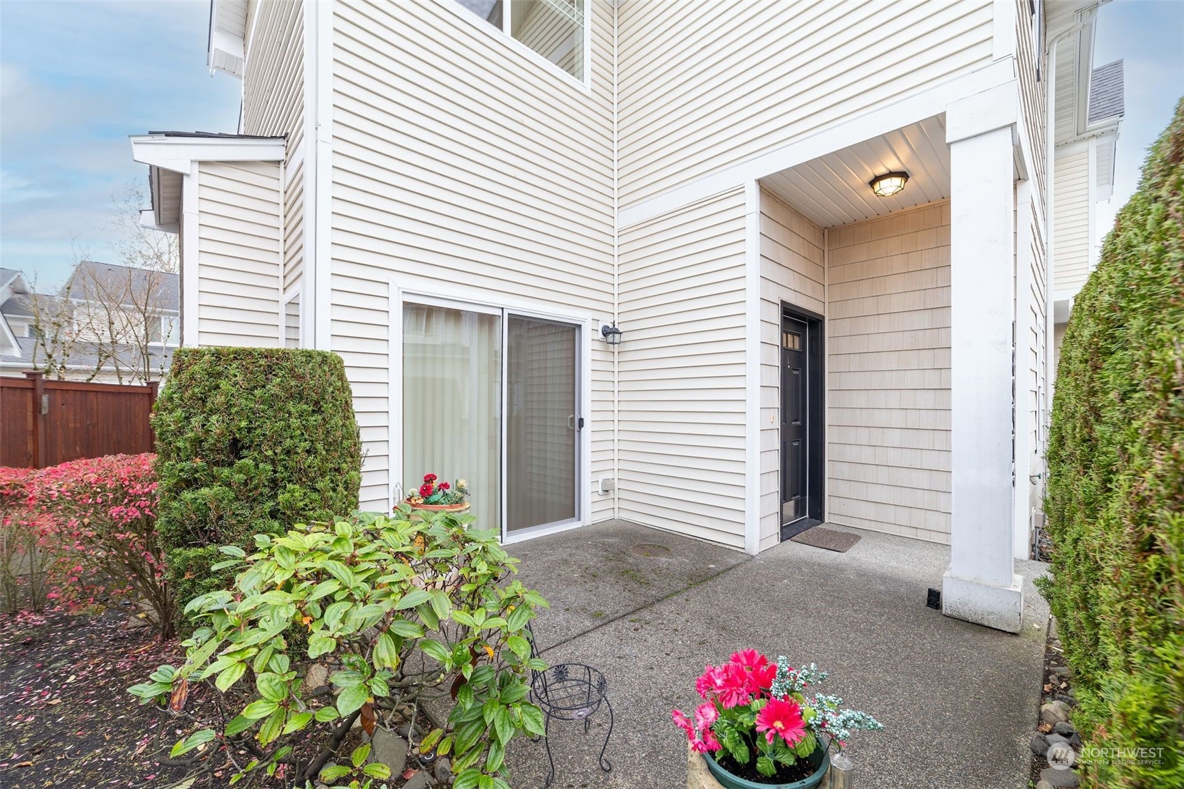 18951 108th Lane Southeast Renton, WA 98055 - Photo 1 of 16 Gallery Image 1