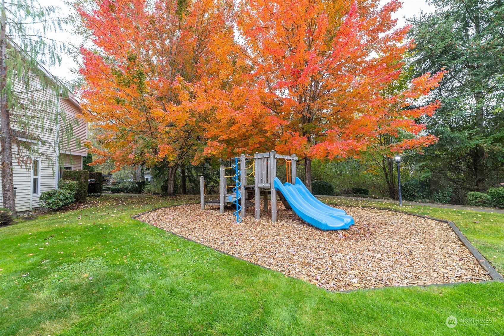 18951 108th Lane Southeast Renton, WA 98055 - Photo 13 of 16 Gallery Image 13