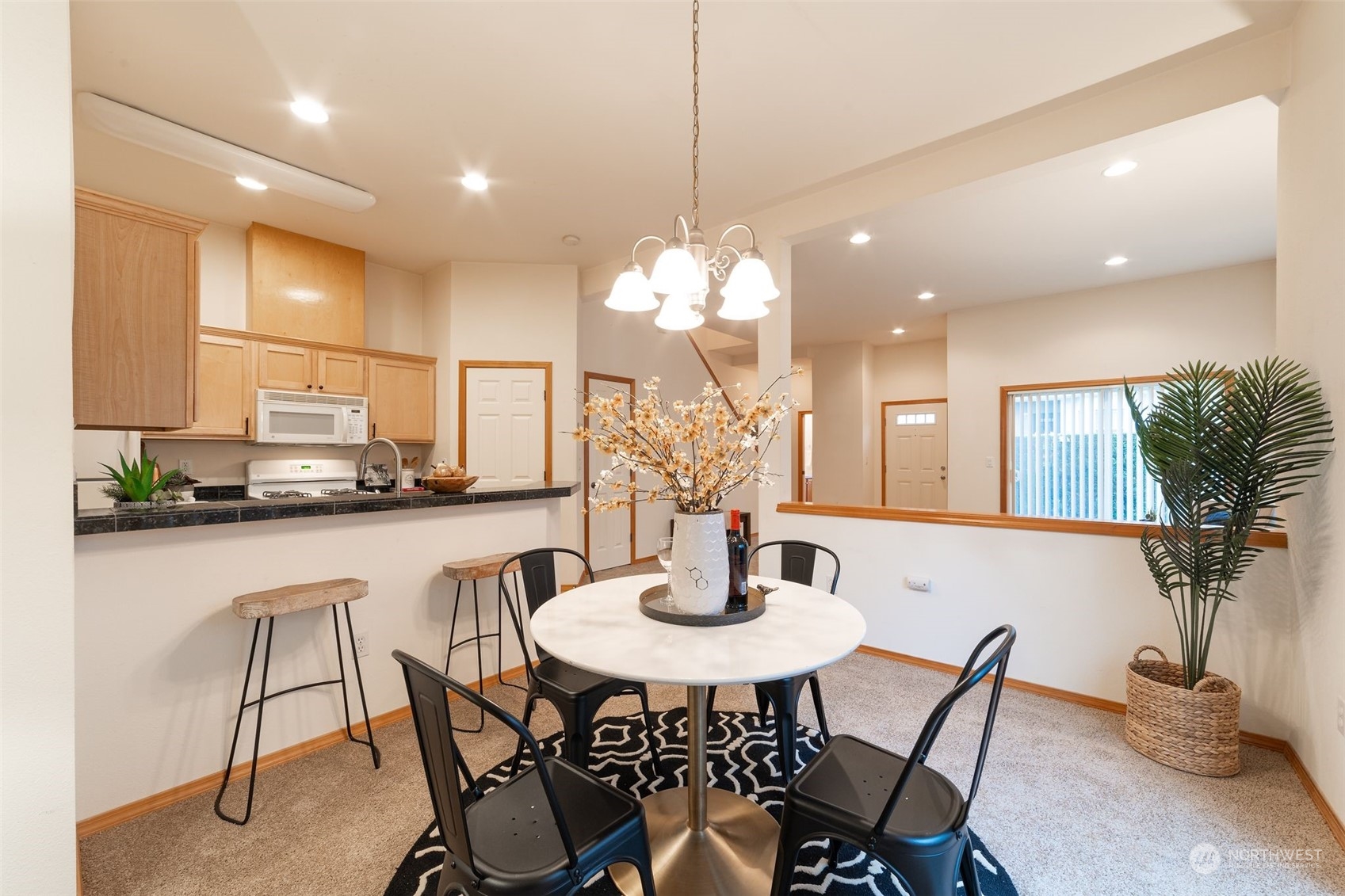 18951 108th Lane Southeast Renton, WA 98055 - Photo 4 of 16 Gallery Image 4