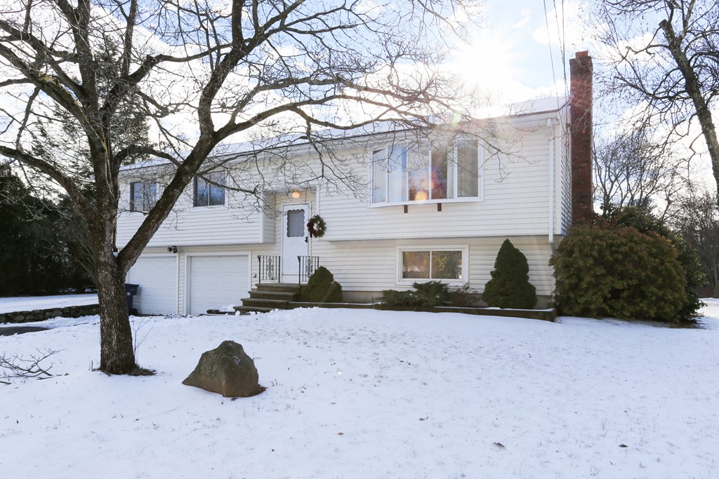 29 Pierce Street Hudson, MA 01749 - Photo 1 of 16 Gallery Image 1