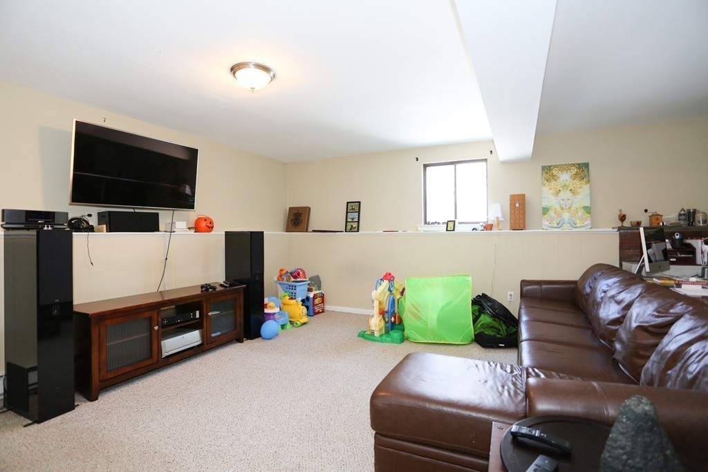 29 Pierce Street Hudson, MA 01749 - Photo 11 of 16 Gallery Image 11