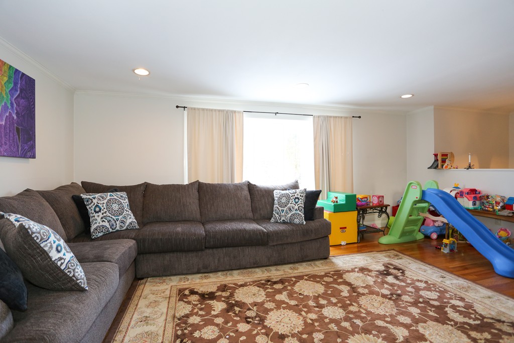 29 Pierce Street Hudson, MA 01749 - Photo 2 of 16 Gallery Image 2