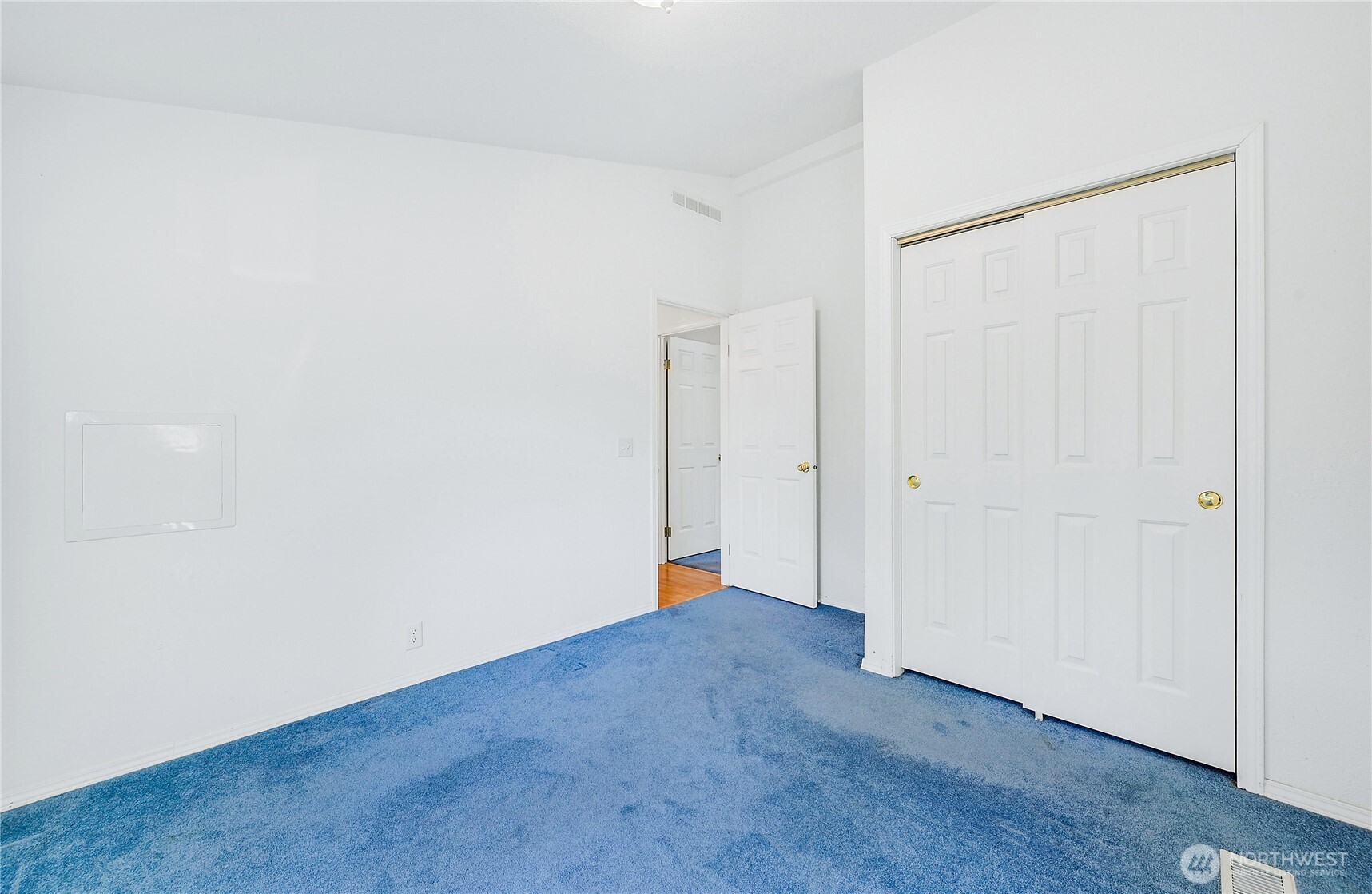 2399 Highland Loop Port Townsend, WA 98368 - Photo 25 of 31 a view of an empty room