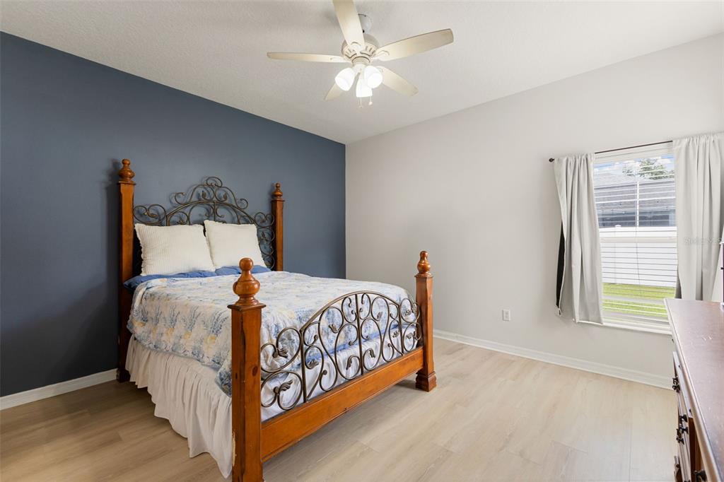 1005 Crystal Carbon Way Valrico, FL 33594 - Photo 12 of 42
