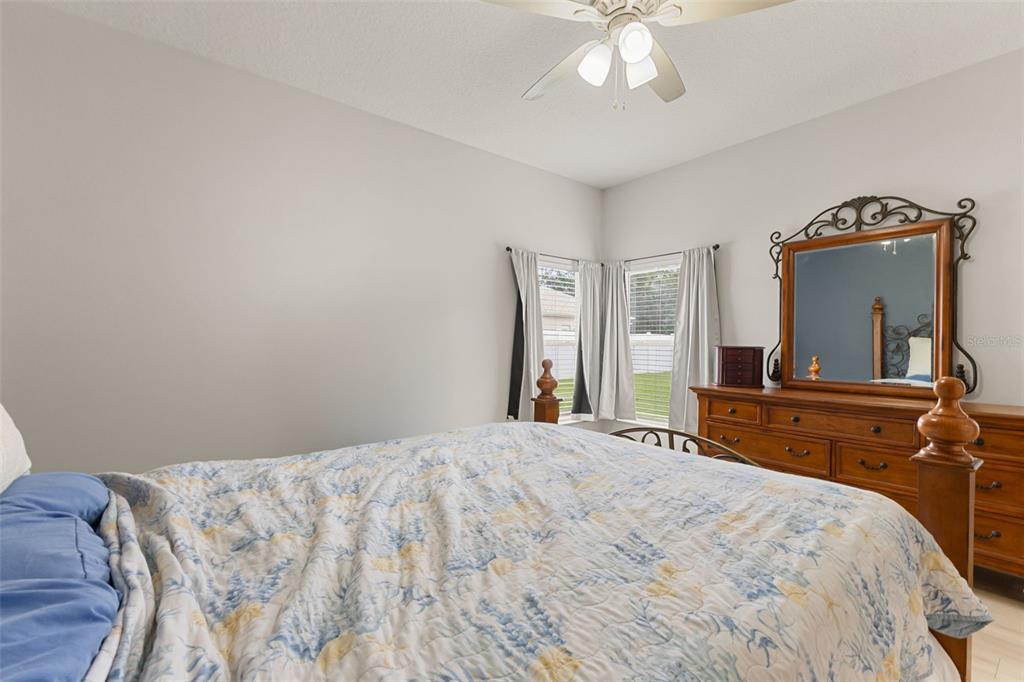 1005 Crystal Carbon Way Valrico, FL 33594 - Photo 13 of 42