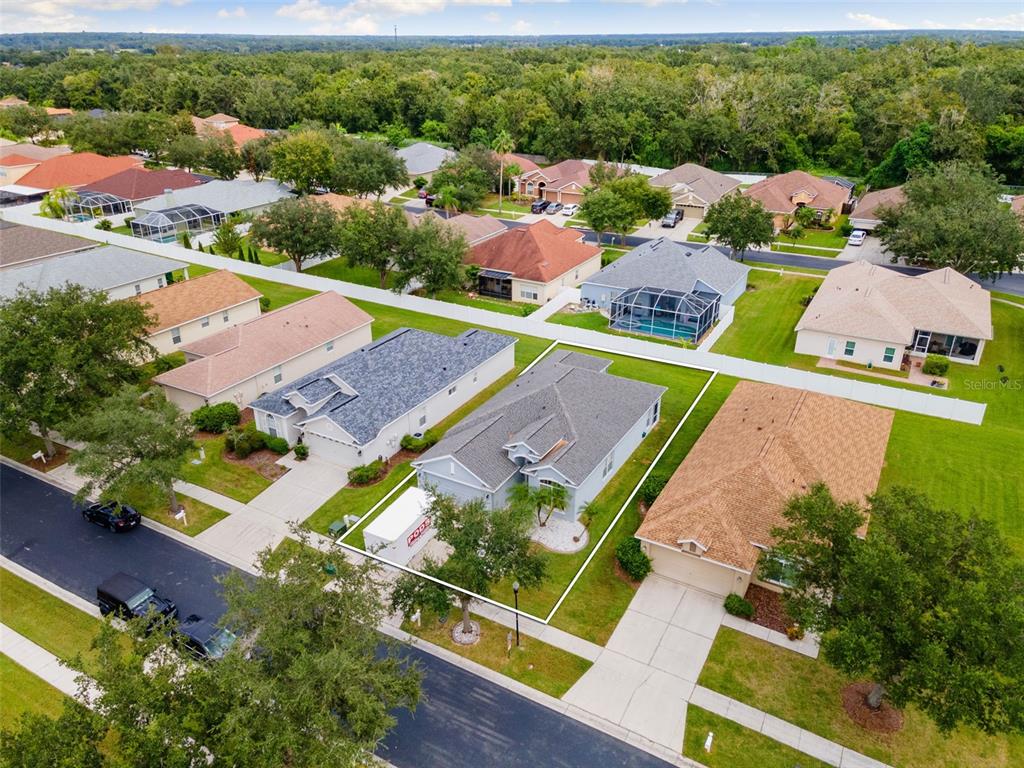 1005 Crystal Carbon Way Valrico, FL 33594 - Photo 28 of 42