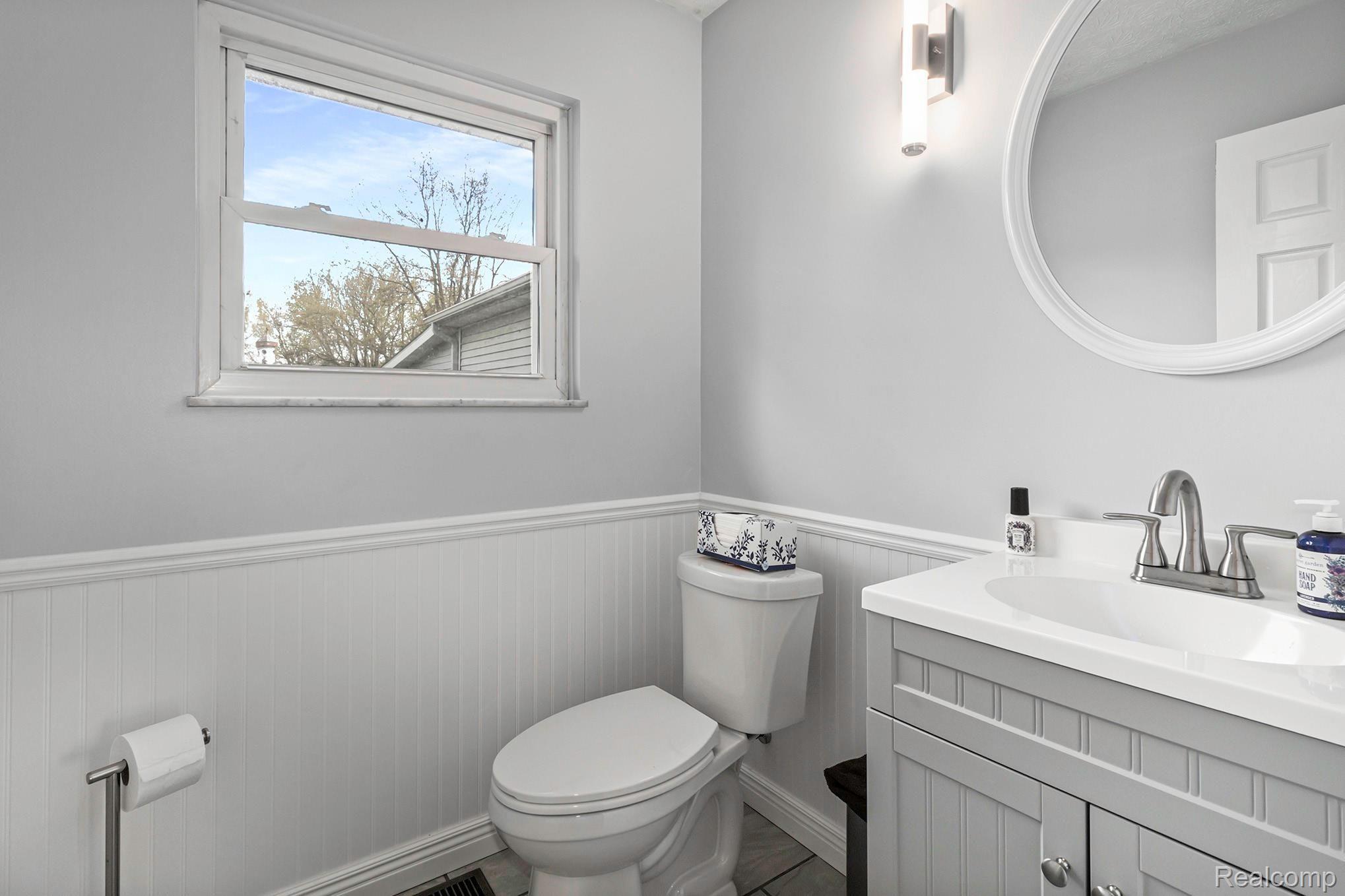 4286 Beck Road Howell, MI 48843 - Photo 17 of 23 Half Bath