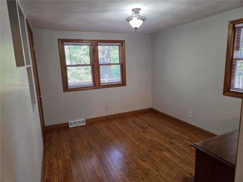 31 Lakeside Drive Hopkinton, RI 02832 - Photo 12 of 32