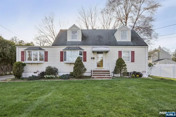 $625,000 | 114 Crescent Avenue, Waldwick, NJ 07463