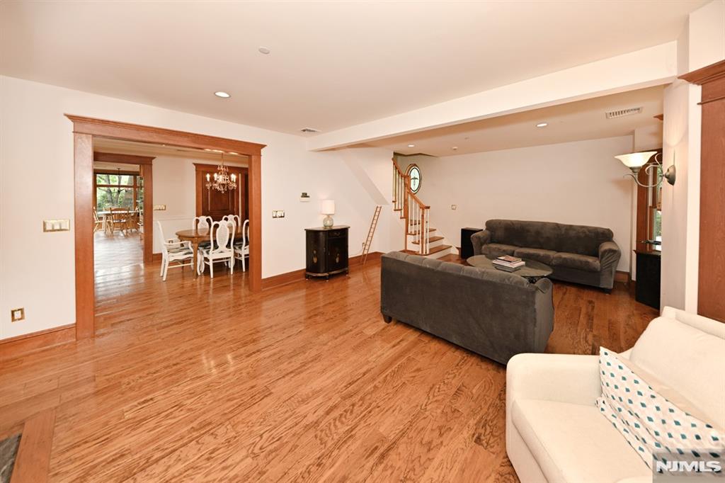 8 Myrtle Street Montvale, NJ 07645 - Photo 10 of 38