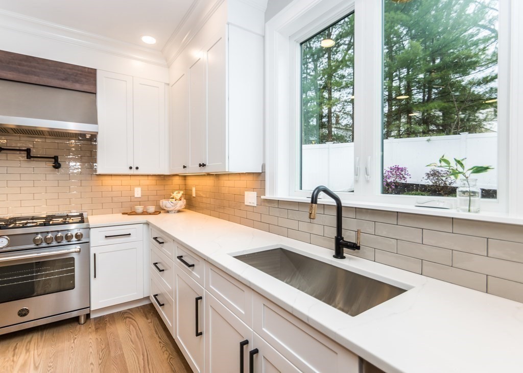 1382 Trapelo Road Waltham, MA 02451 - Photo 8 of 40
