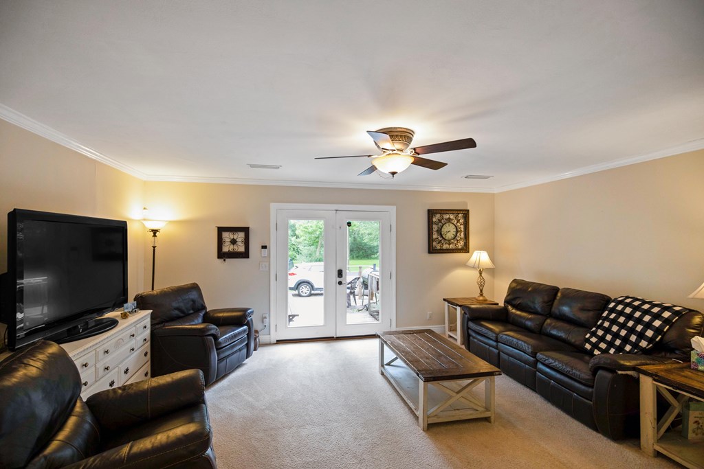 1390 Webb To Kinsey Road Webb, AL 36376 - Photo 8 of 24 Family Room