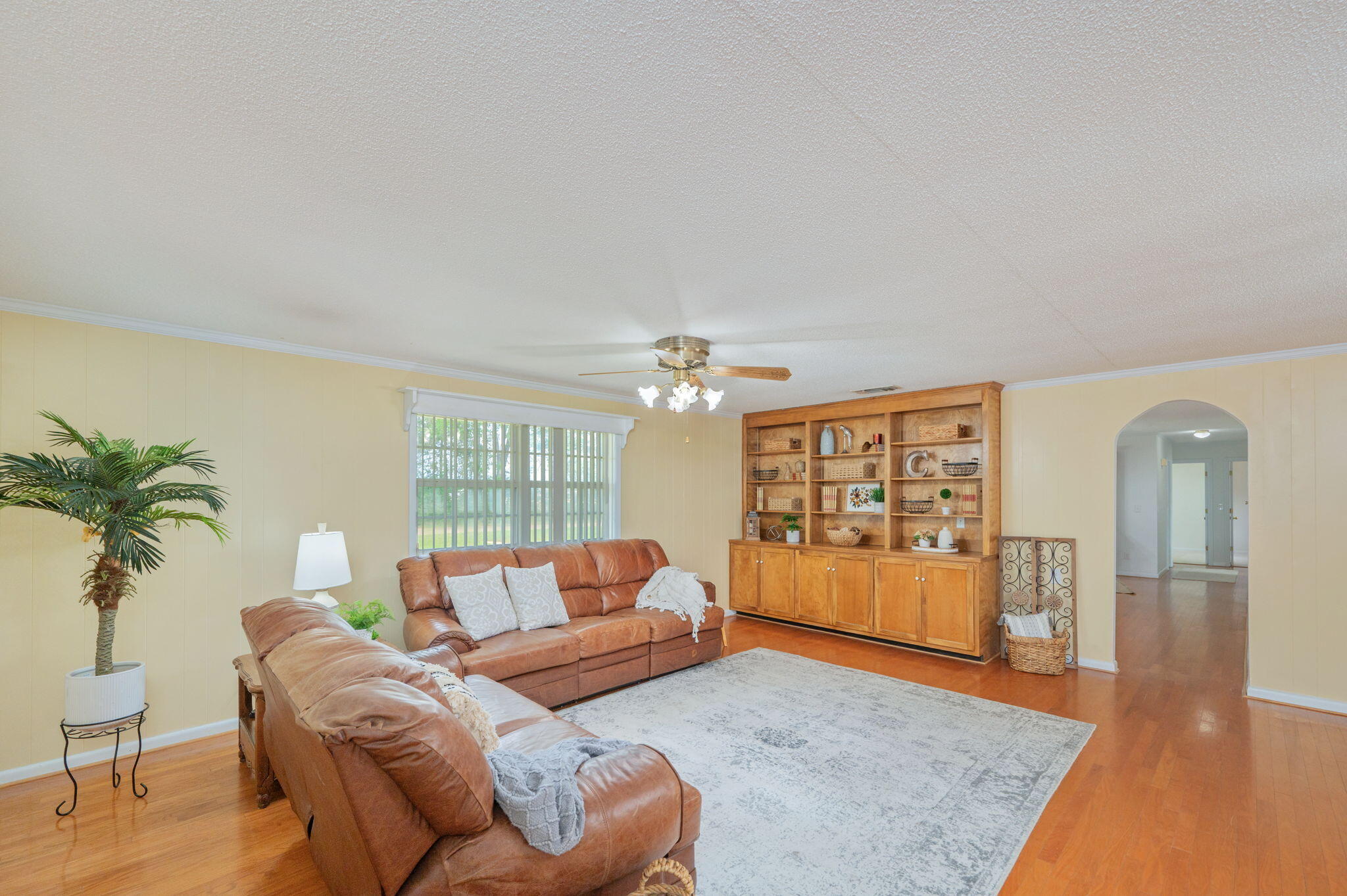 501 Jones Road Crestview, FL 32536 - Photo 7 of 32 a living room with furniture and a window