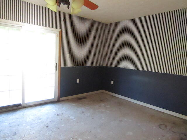 1432 Winchester Road Irvine, KY 40336 - Photo 9 of 16 IMG_5616
