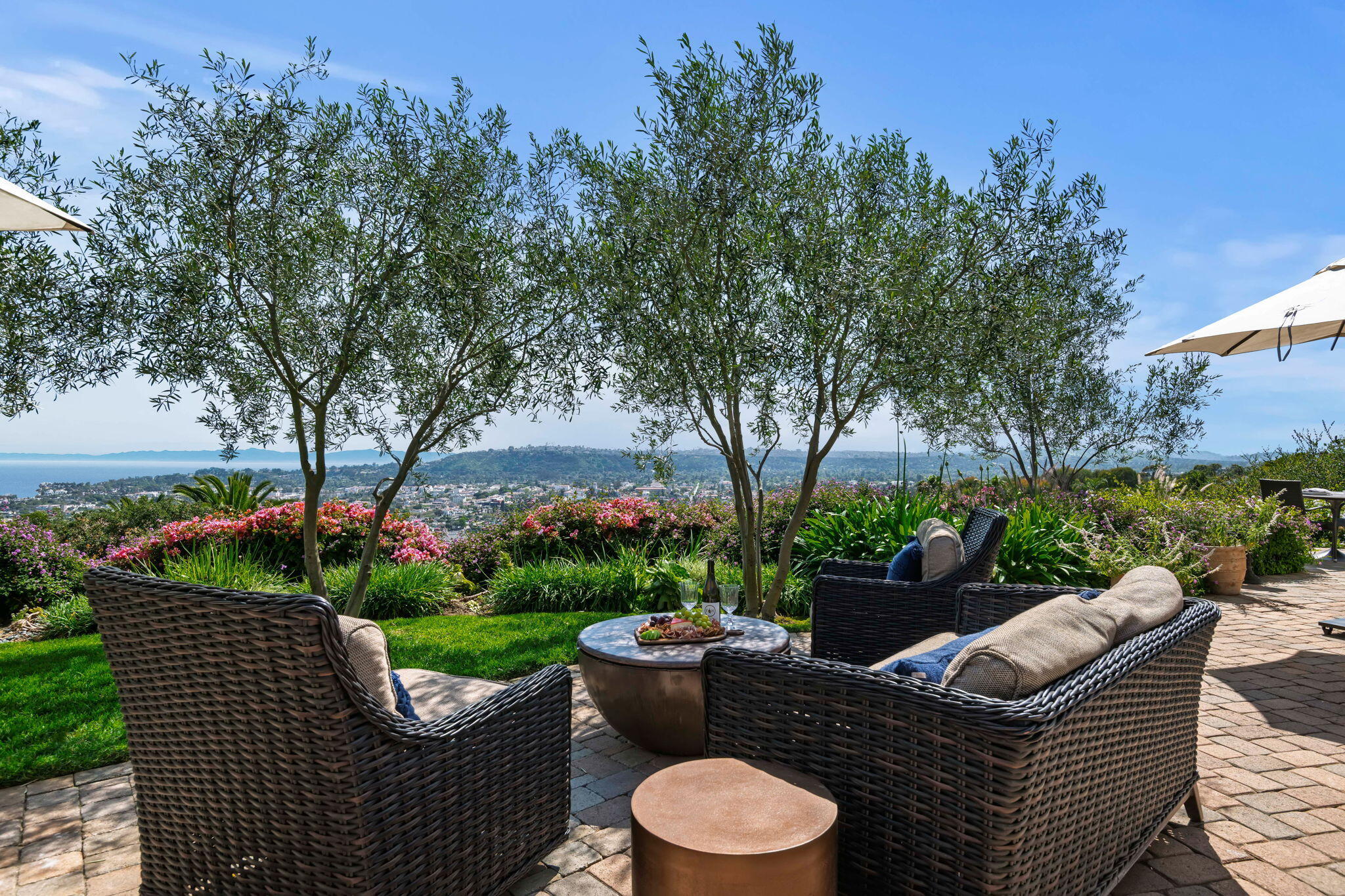 1144 Arbolado Road Santa Barbara, CA 93103 - Photo 3 of 40 01-Front Patio