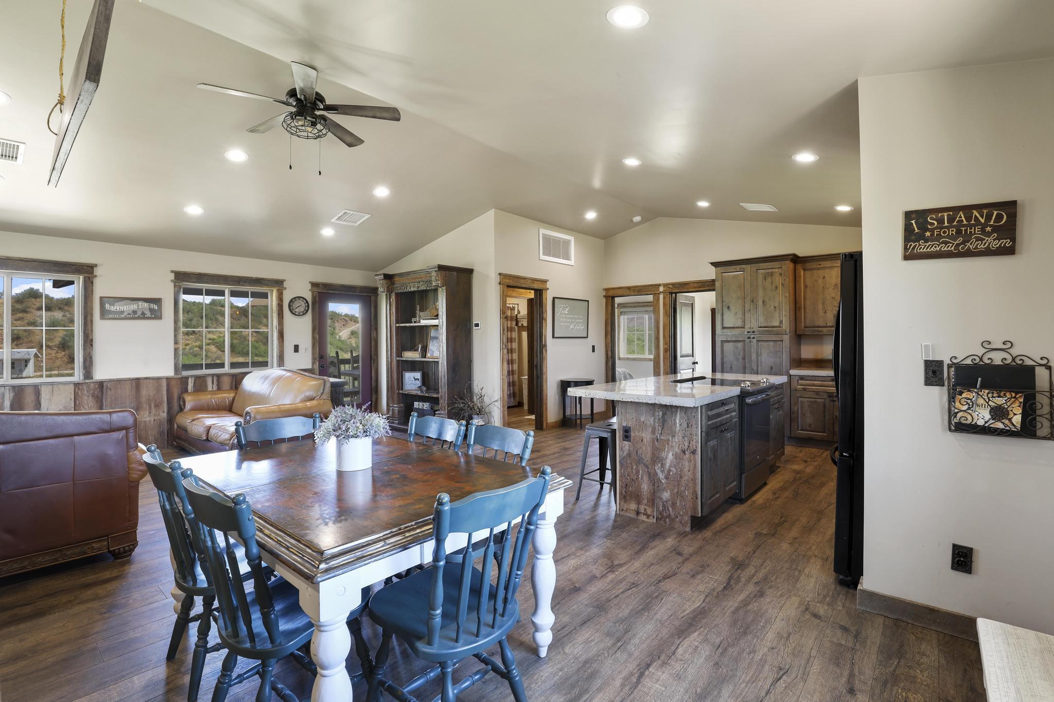 422 North Rodeo Drive Tonto Basin, AZ 85553 - Photo 13 of 38 1E0A8226
