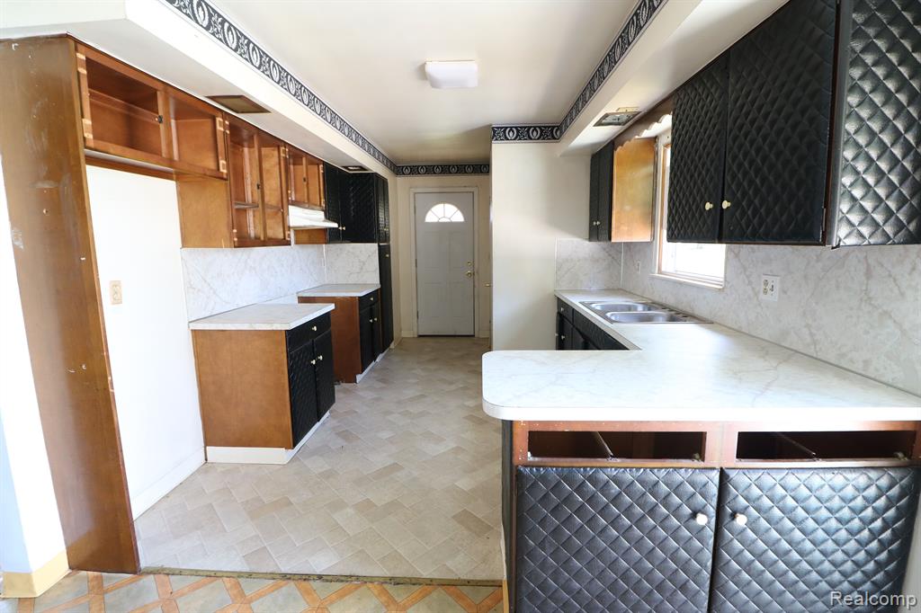 5147 North Jennings Road Flint, MI 48504 - Photo 8 of 14