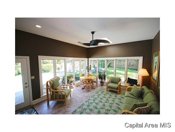 1905 Oak Creek Road Springfield, IL 62704 - Photo 13 of 24