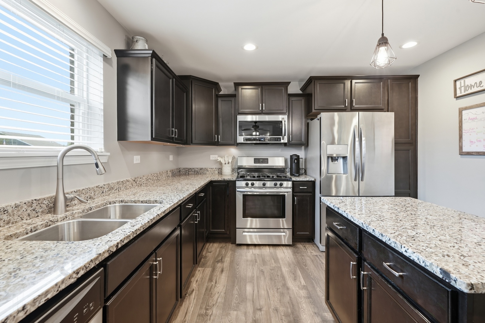 2032 Rownham Hill Road New Lenox, IL 60451 - Photo 8 of 38 Gallery Image 8