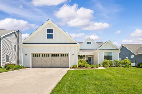 $769,900 | 529 Dunewood, St. Joseph, MI 49085