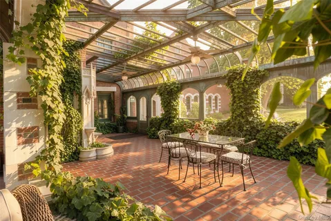 $17,495,000 | 31 Fort Hill Drive, Lloyd Neck, NY 11743