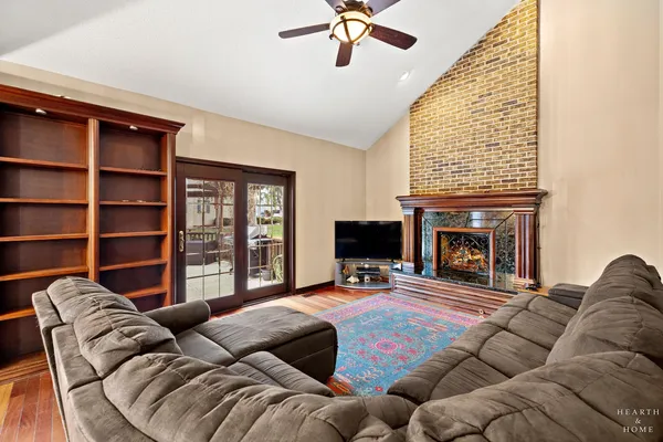 $725,000 | 1630 Castaway Court, Hoffman Estates, IL 60010