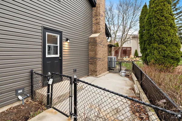 $725,000 | 1630 Castaway Court, Hoffman Estates, IL 60010