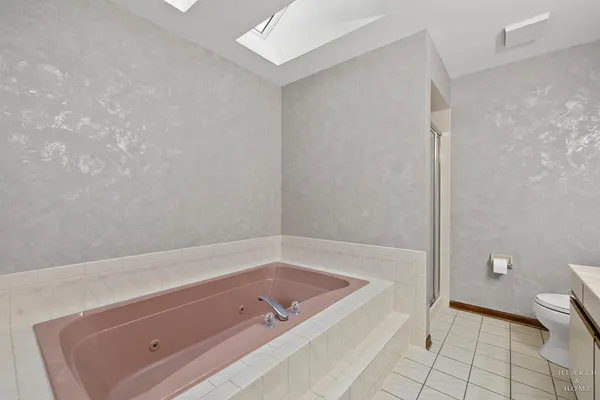 $725,000 | 1630 Castaway Court, Hoffman Estates, IL 60010
