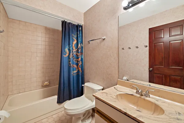 $725,000 | 1630 Castaway Court, Hoffman Estates, IL 60010