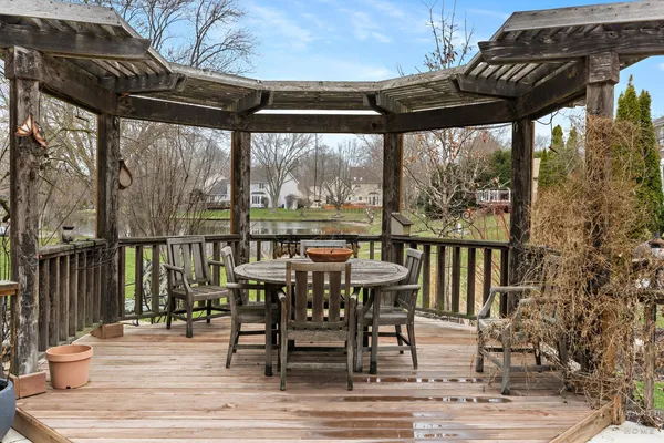 $725,000 | 1630 Castaway Court, Hoffman Estates, IL 60010