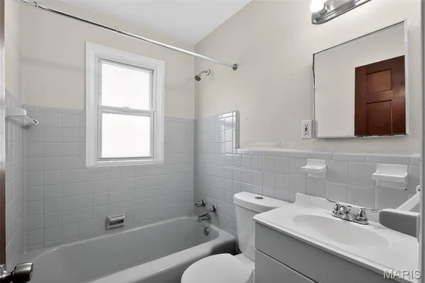 $89,900 | 7805 Utica Drive, St. Louis, MO 63133