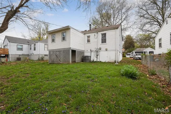 $89,900 | 7805 Utica Drive, St. Louis, MO 63133