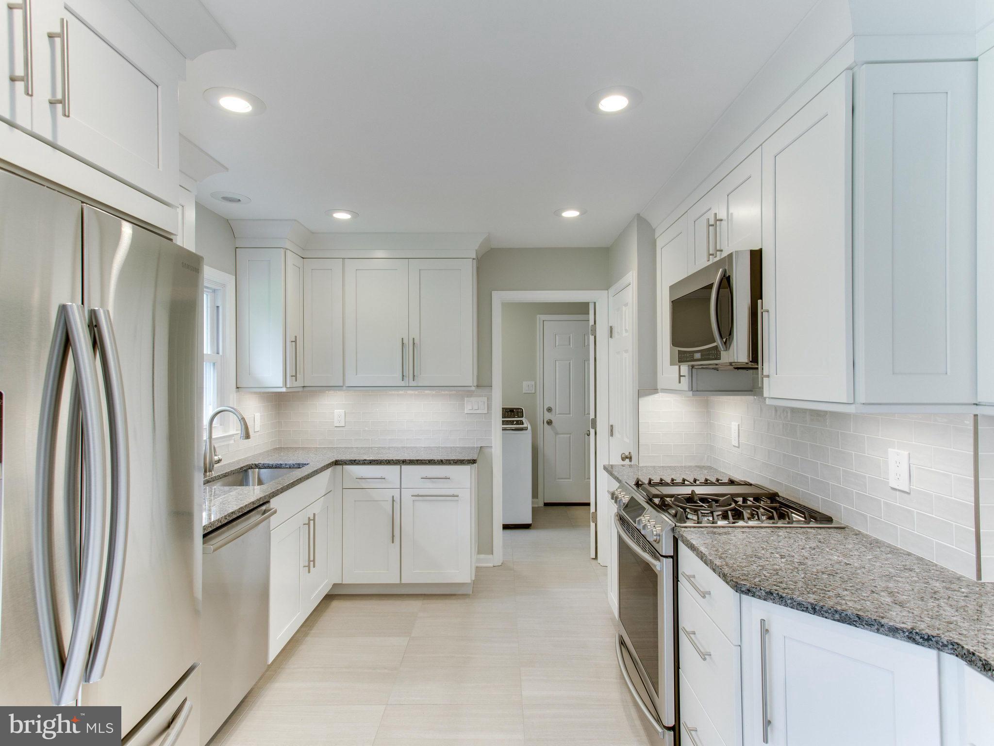 9032 Rouen Lane Potomac, MD 20854 - Photo 2 of 29 Kitchen