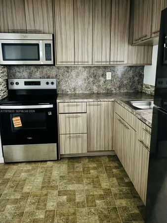 $1,890 | 9143 Southwest 77th Avenue, Unit B204, Miami, FL 33156