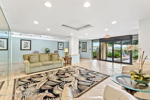 $599,000 | 877 N Highway, Unit 905, Indialantic, FL 32903