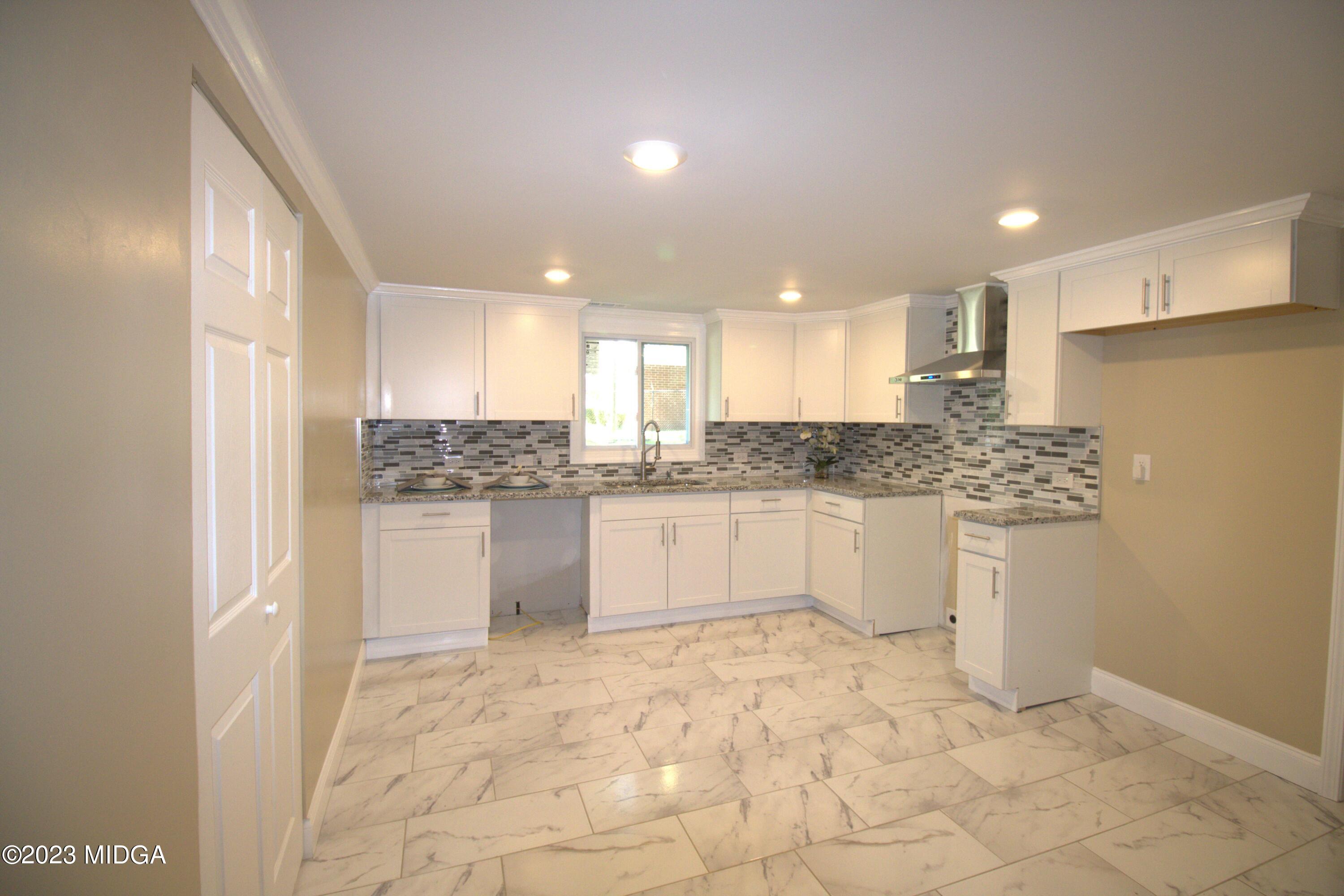 4165 Mumford Road Macon, GA 31204 - Photo 13 of 40 Kitchen