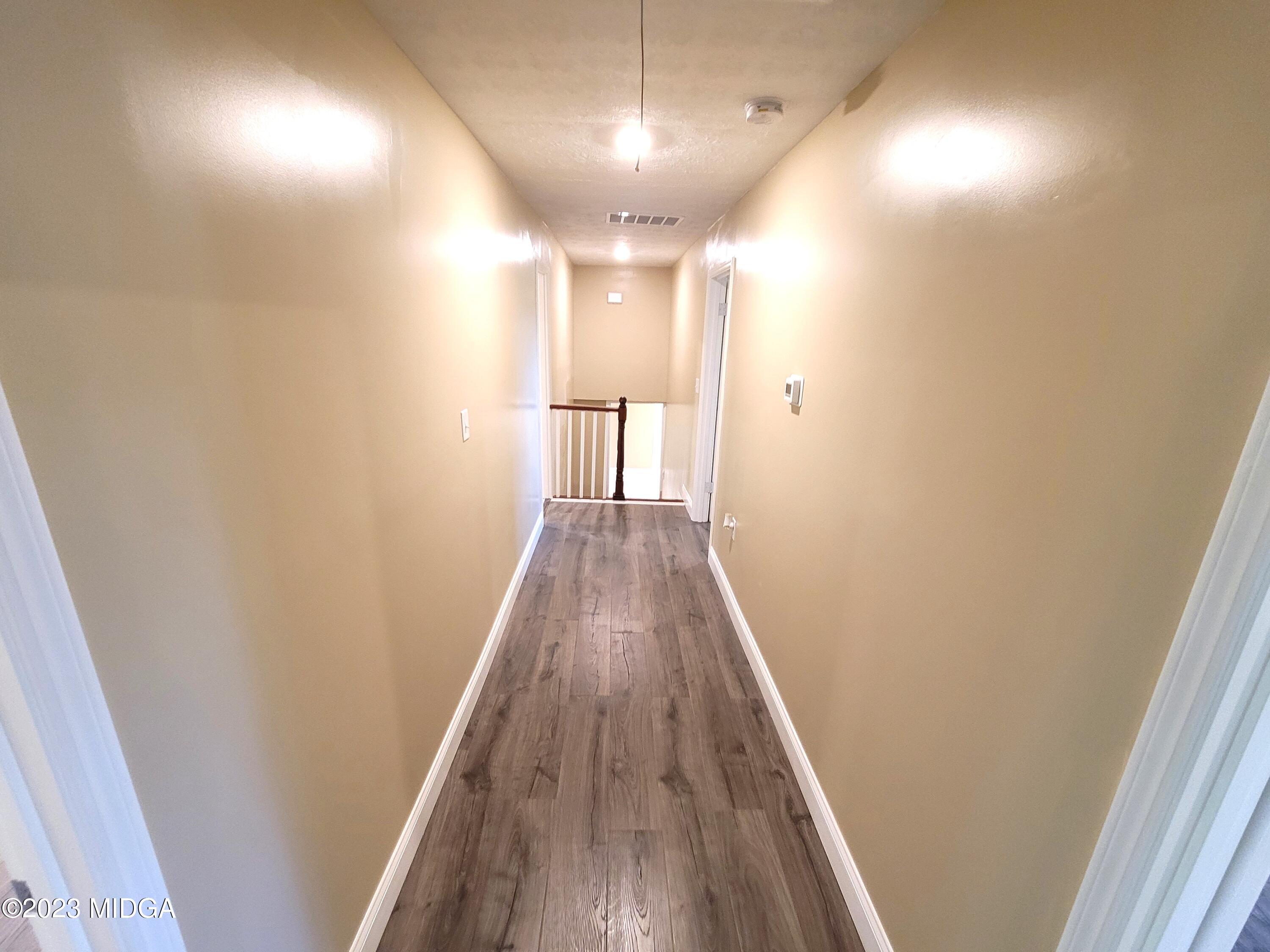 4165 Mumford Road Macon, GA 31204 - Photo 21 of 40 4165UpHall