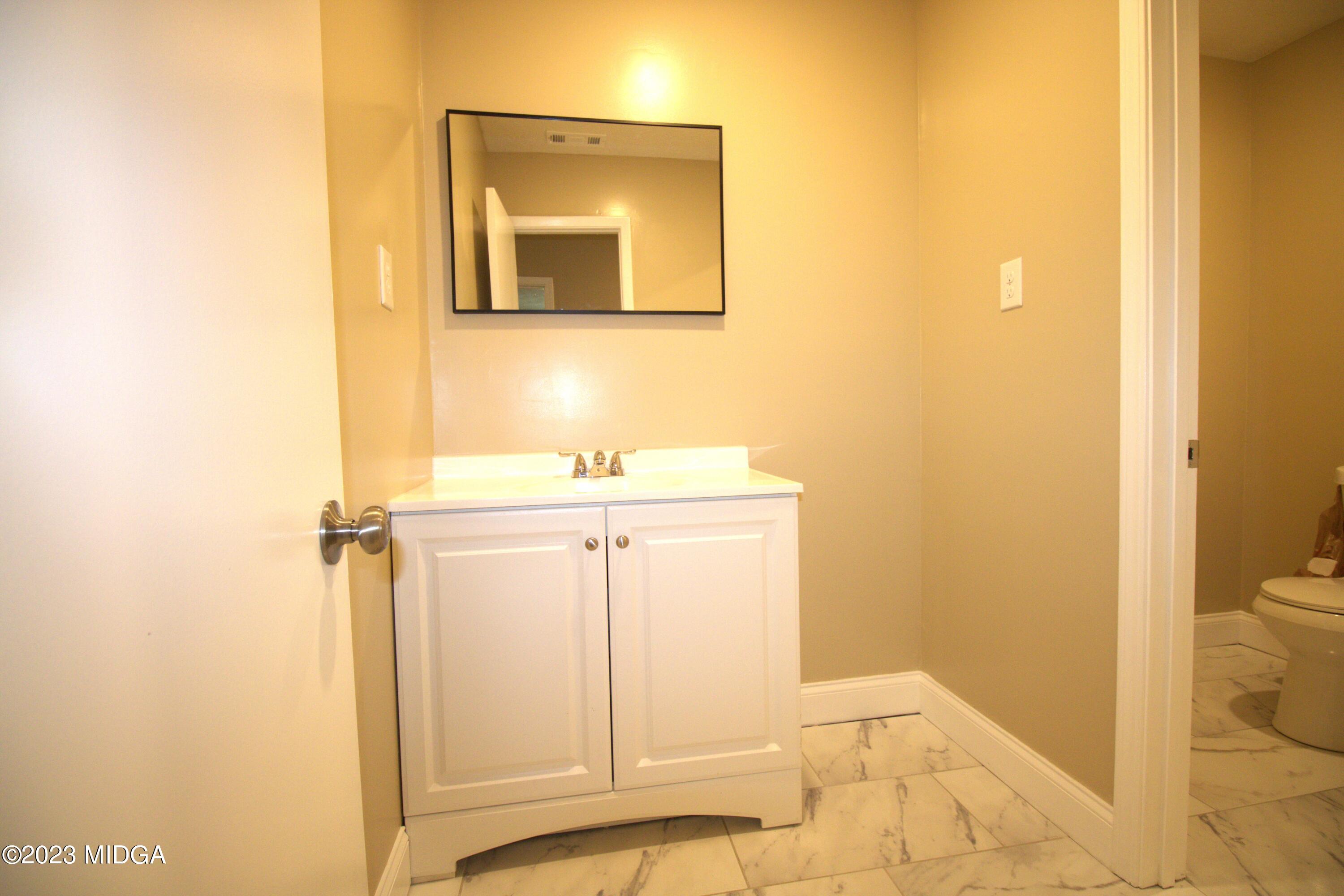 4165 Mumford Road Macon, GA 31204 - Photo 24 of 40 hall bath